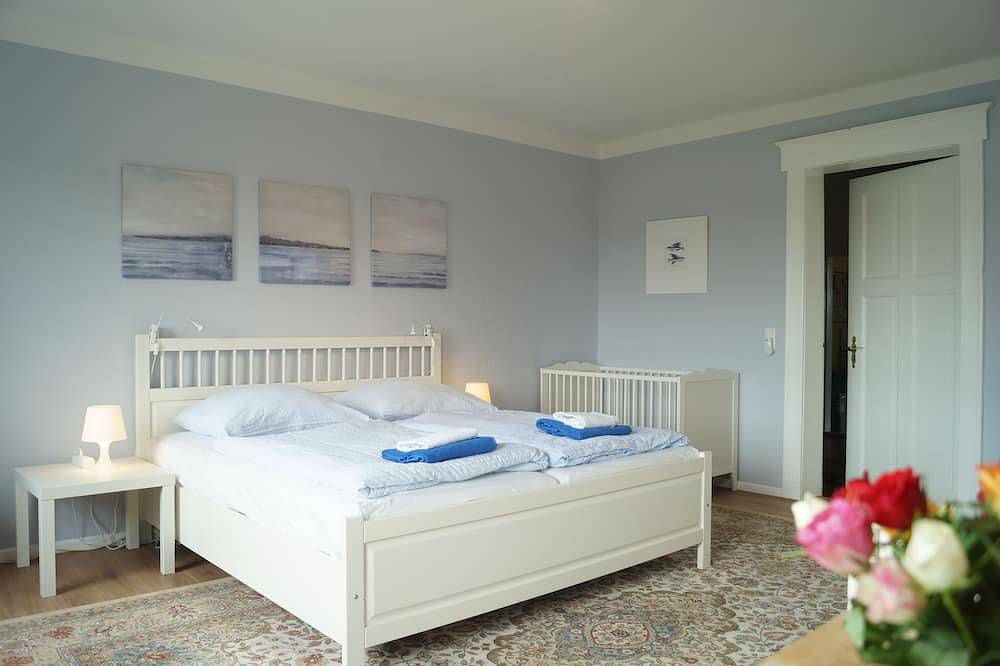 Ganze Wohnung, Großzügige Ferienwohnung in stilvoller Landvilla (1923) m. Garten in Wittenbeck, Bad Doberan & Umland