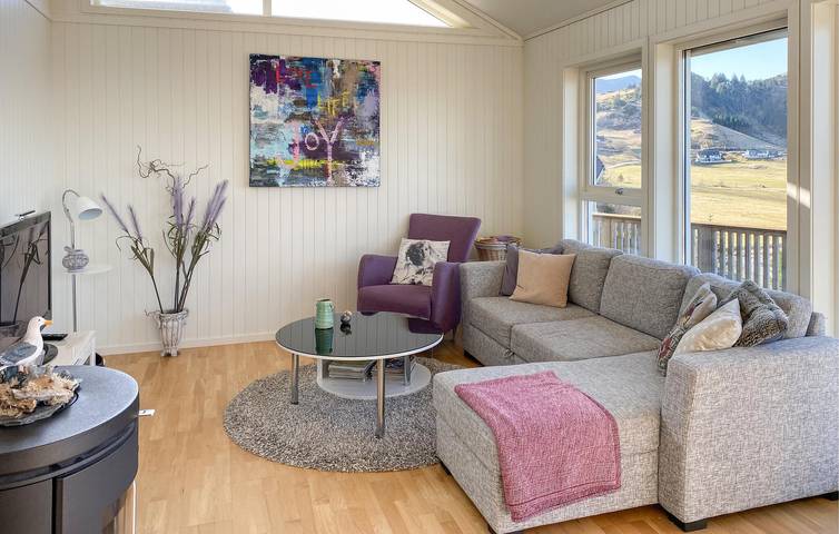 Ferienhaus für 6 Personen mit Terrasse in Vågsøy