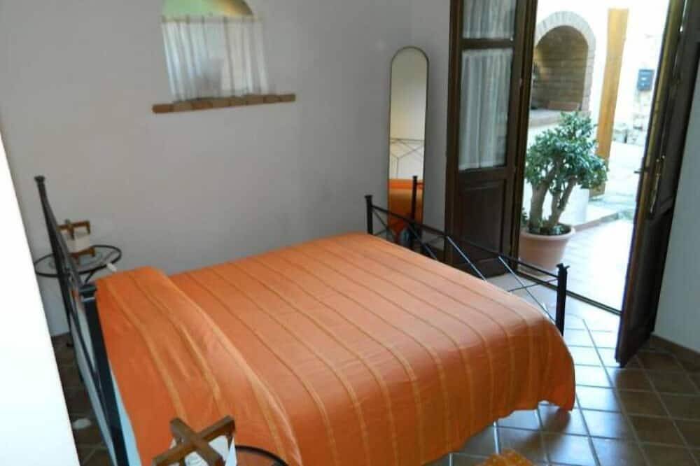 Ganze Wohnung, Haus Mit Veranda In Wenigen Schritten Vom Meer Entfernt in Tancau sul Mare, Santa Maria Navarrese