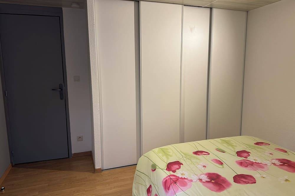 Entire apartment, Gite Spa du Thamis private terrace Clairvaux les lacs 5min from the lake in Clairvaux-les-Lacs, Jura