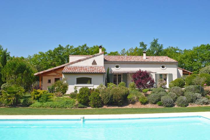 Gîte pour 8 personnes, avec jacuzzi et piscine, adapté aux familles