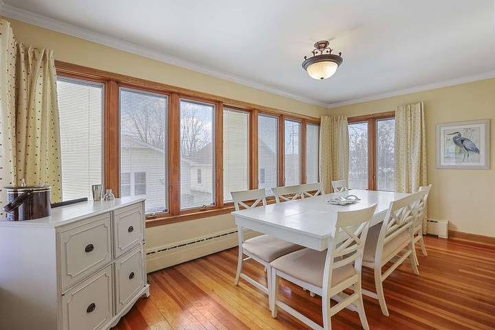 Vacation rental for 20 people, with hot tub and yard in Lake Michigan