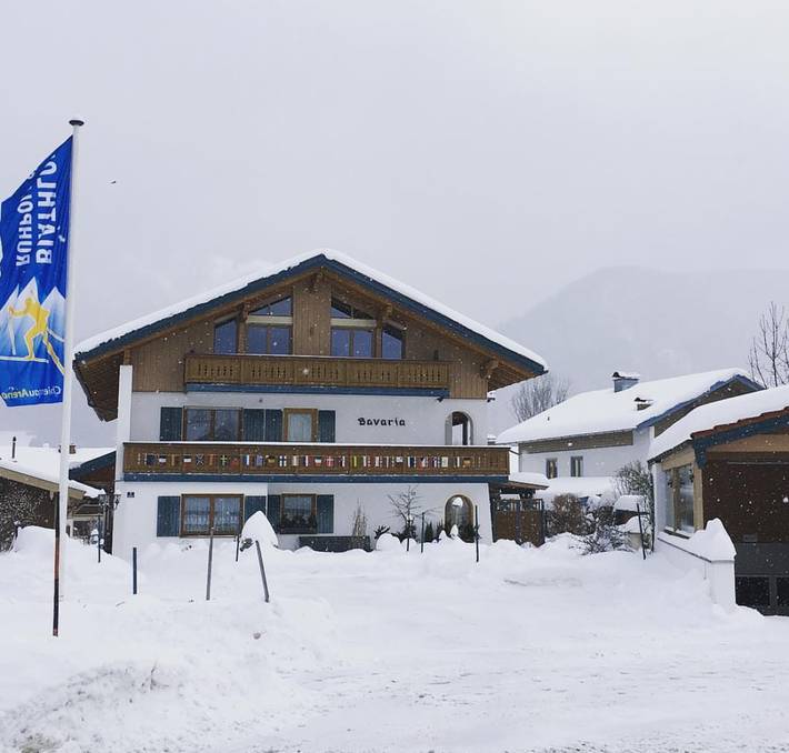 Gästehaus Bavaria inkl. Chiemgaukarte - App. Typ A 5, 33qm, Balkon, Kochnische, 1 Wohnschlafzimmer, max 3 Pers., Wlan in Ruhpolding, Bayerische Alpen