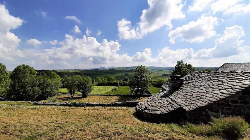 Location de vacances pour 7 personnes, avec terrasse et vue à Mazet-Saint-Voy