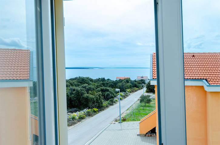 Apartament wakacyjny dla 6 osób w Mandre