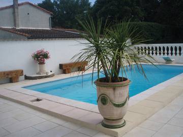 Gîte pour 5 personnes, avec piscine ainsi que terrasse et jardin à Vézénobres