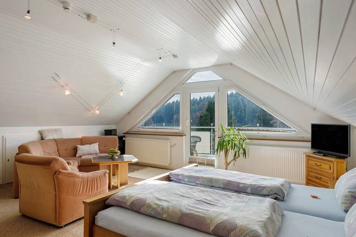 Entire studio, Studio 'Rohrhardsberg, 58qm' with Balcony and Wi-Fi in Schönwald im Schwarzwald, Southern Black Forest
