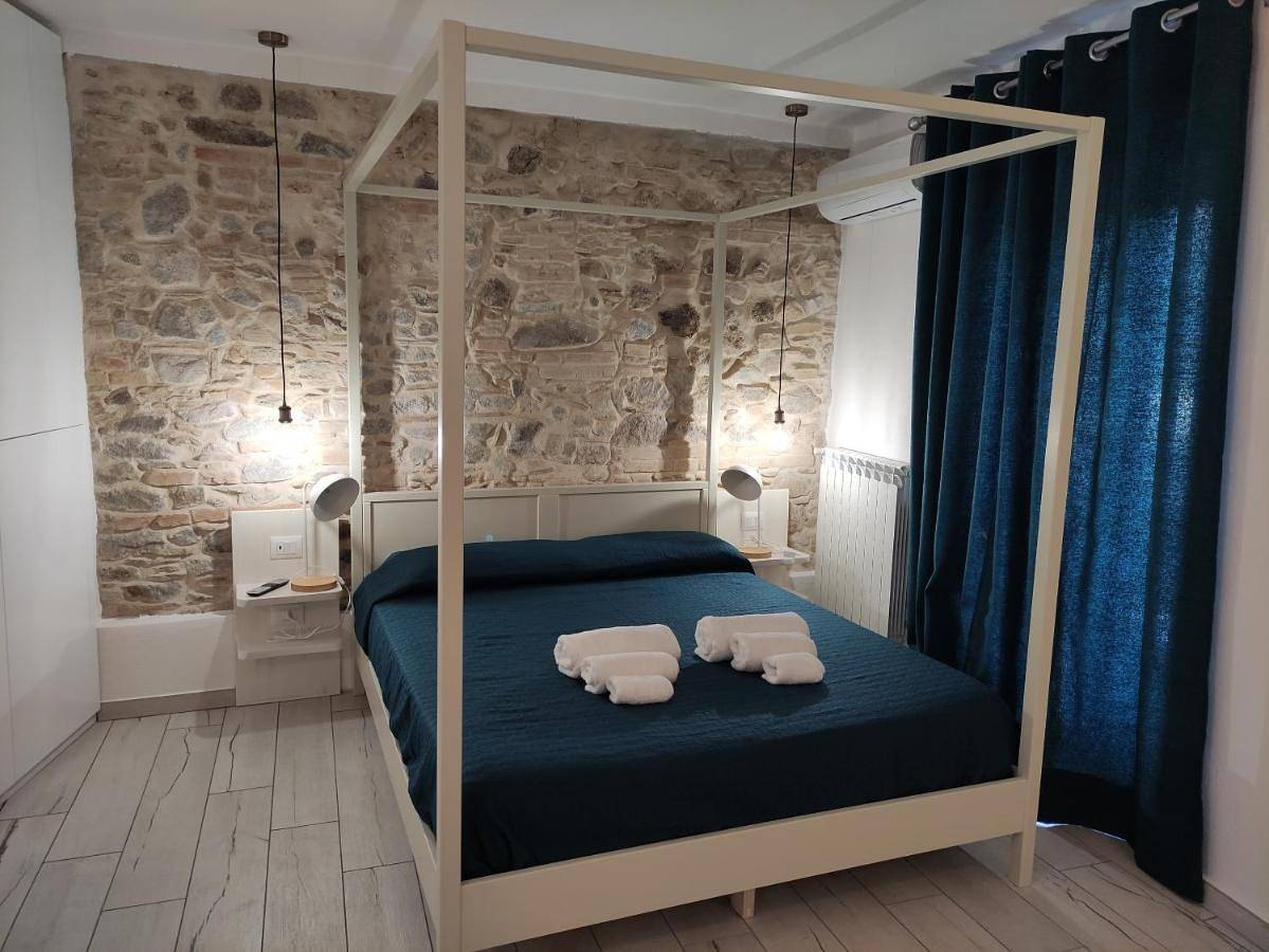 Ganze Wohnung, Studio with Terrace in Badolato, Catanzaro Provinz