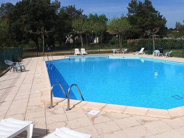 Gîte pour 7 personnes, avec bassin pour enfant, animaux acceptés à Méjannes-le-Clap