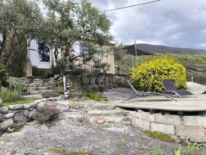 Location de vacances pour 4 personnes, avec jardin et terrasse à La Robine-sur-Galabre