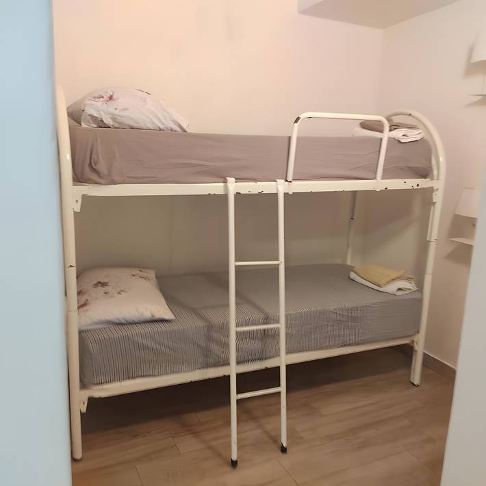 Appartamento intero, Appartamento '3 Vista Giardino' con Giardino in Comune, Wi-Fi e Aria Condizionata in Ischia Città, Ischia