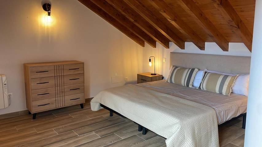 Apartamento de vacaciones para 7 personas, con vistas y jardín - 1