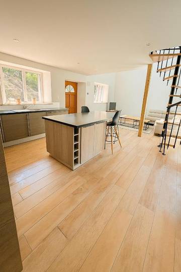 Gîte pour 4 personnes, avec jardin ainsi que terrasse et piscine, animaux acceptés à Ploëzal