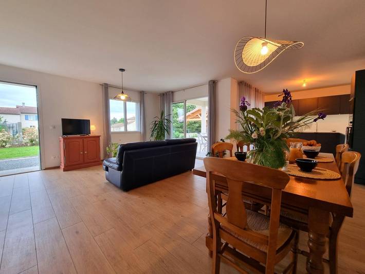Agradable casa rural, mascotas Ok - 4 pers. in Boisset-lès-Montrond, Montbrison