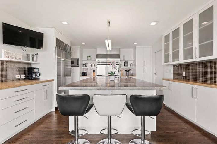 Chalet para 11 personas, con jacuzzi además de balcón y piscina - 1