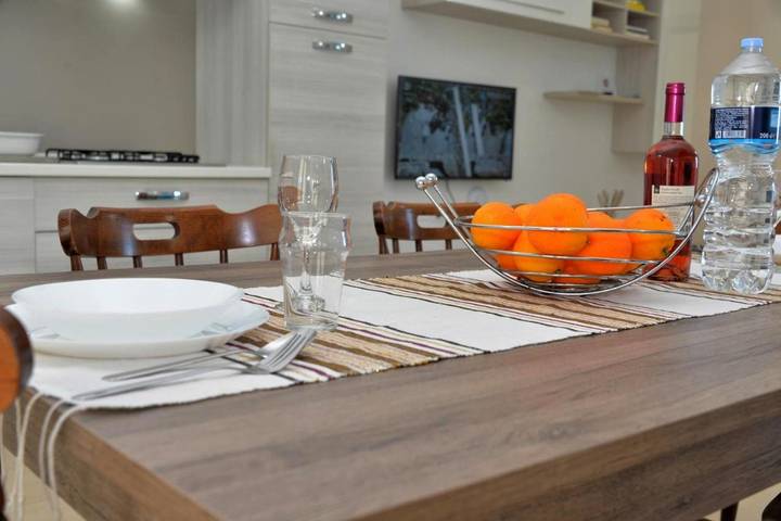 Gîte pour 6 personnes, avec vue sur le lac ainsi que vue et balcon dans Rodi Garganico - 3