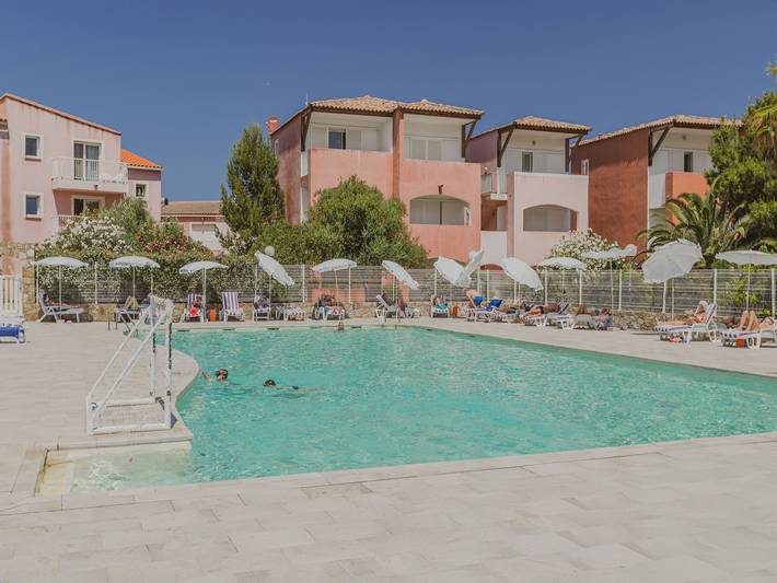 Location de vacances pour 11 personnes, avec jardin et piscine, animaux acceptés à Aregno - 2