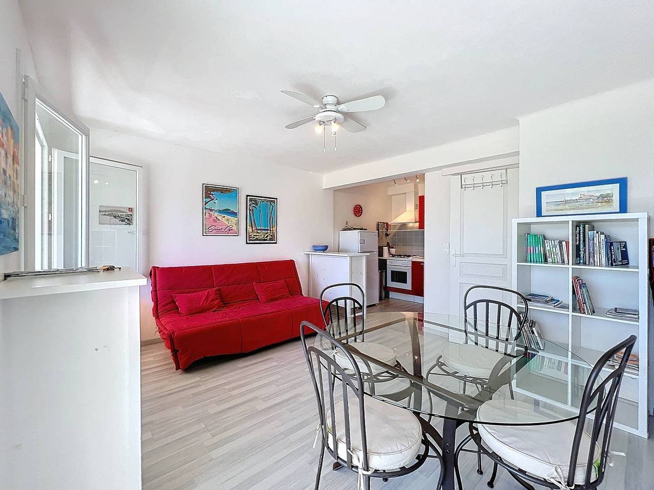 Appartement entier, T1 cosy avec terrasse et parking privé près de la plage des Lecques in Les Lecques, Saint-Cyr-sur-Mer