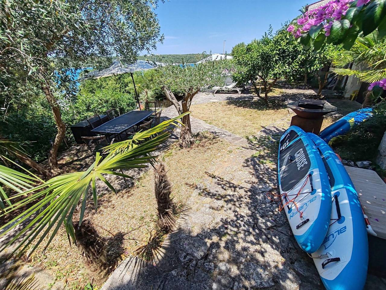 Entire holiday apartment, House Rina Banjole with hot tub and garden in Banjole, Southcoast Istria