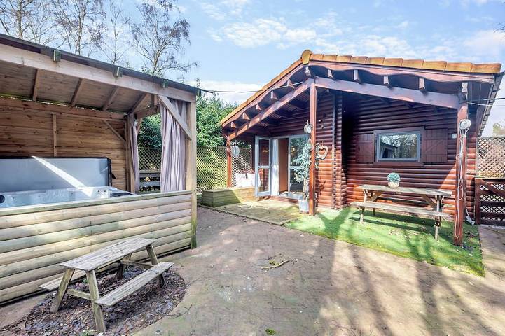 Holiday rental for 4 people, with hot tub and garden, with pets in Tattershall