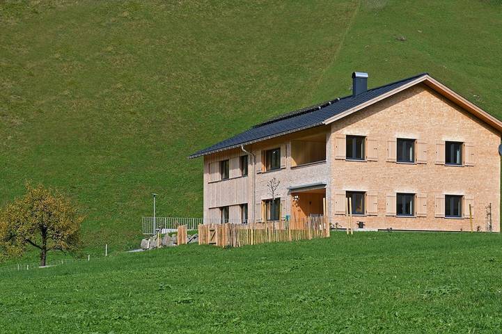 Ferienwohnung für 8 Personen, mit Balkon und Garten in Schoppernau