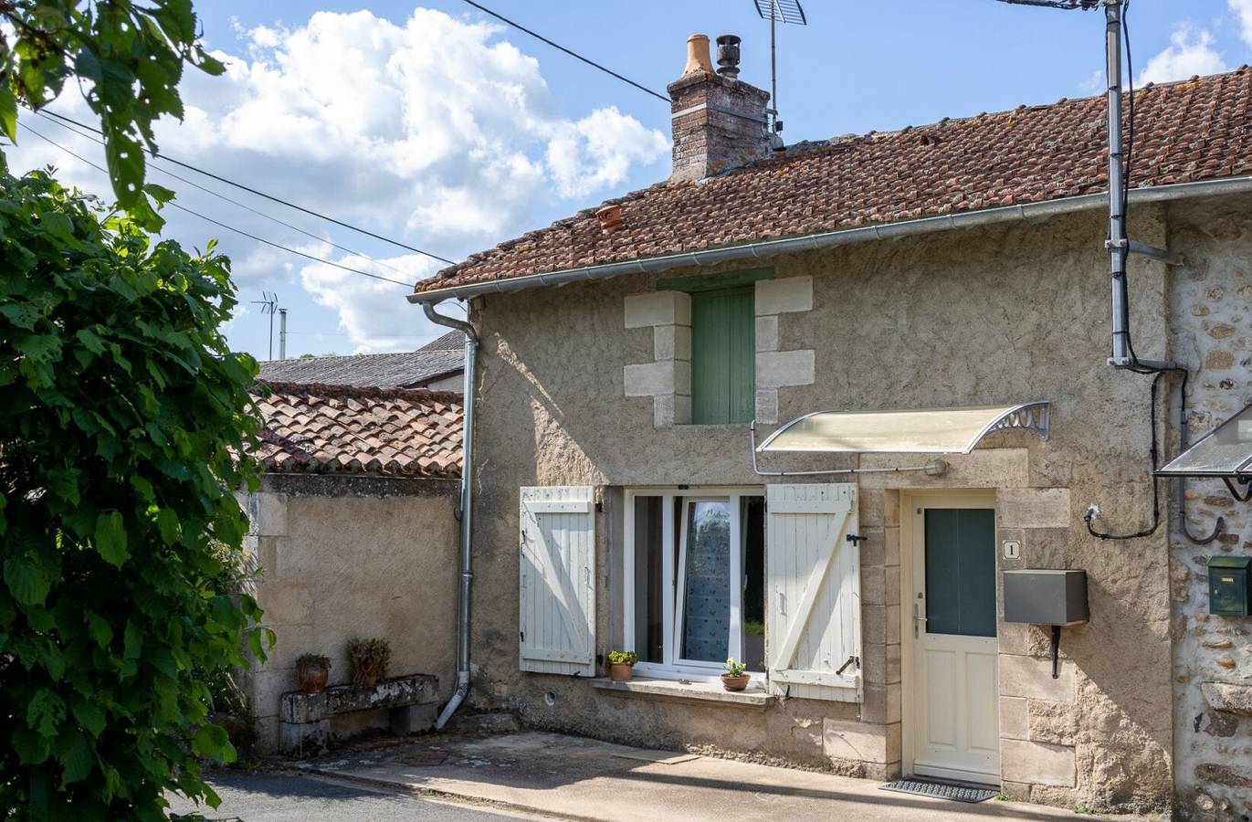 Gîte La Traverse: privé terras, eigen tuin en Wi-Fi in Persac in Persac, Vienne