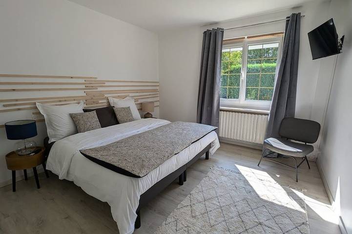 Location de vacances pour 9 personnes, avec jardin à Dinozé - 4