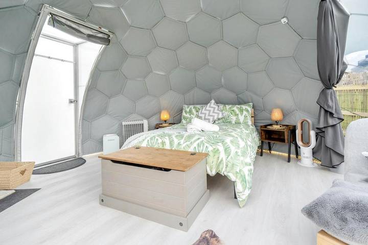 Camping tent for 4 people, with terrace and view as well as garden and sauna, with pets in Lancashire