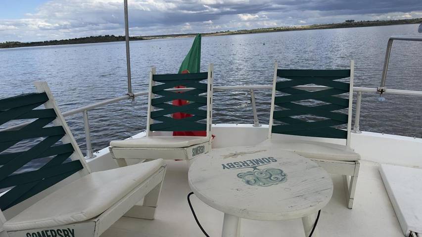 Barco para 7 pessoas, com vista e jardim e ainda vista para o lago, com animais de estimação em Monsaraz