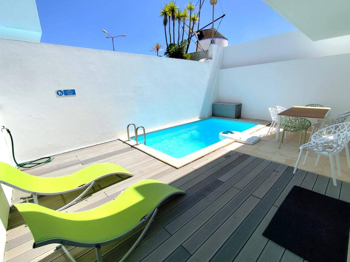 Four-Bedroom House in Atalaia, Distrito de Lisboa