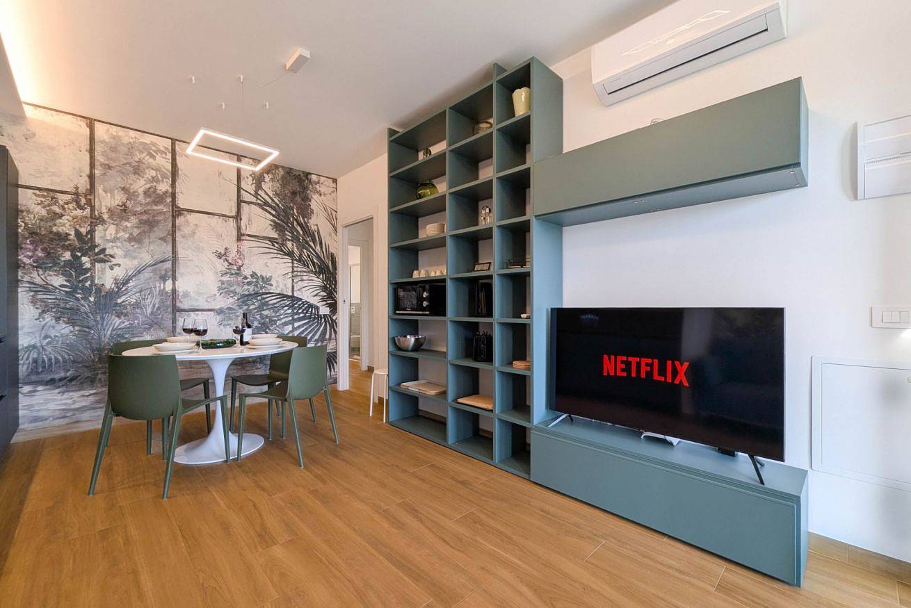 Appartamento intero, Pamar 2 - {Design A/C Wifi Patio Esterno} in Civitanova Marche, Costa Adriatica Marche