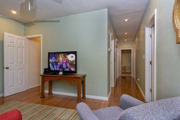 Vacation House for 12 Guests in Snowshoe, Blue Ridge Mountains, Picture 2