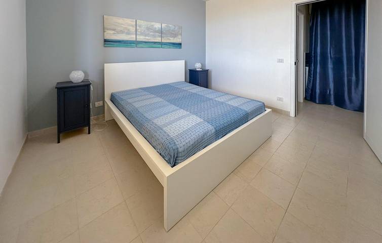 Appartement de vacances entier, Appartement vue mer avec parking, terrasse et climatisation à 2 km de la plage de Marina di Ragusa in Ragusa, Province de Ragusa