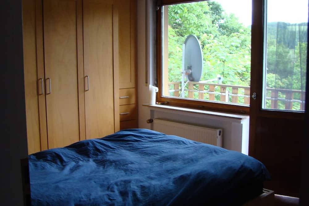 Gemütliches Chalet auf einem Hügel im Wald bei Willingen in Diemelsee, die Mittelgebirge