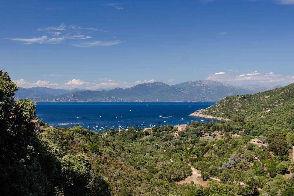 Nuovo architetto progettato villa con vista sul mare in Campomoro, Belvedere-Campomoro