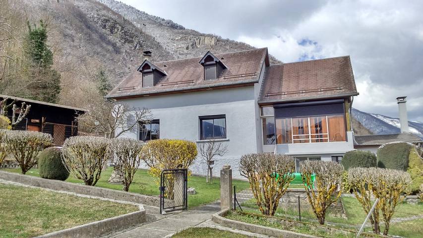 Gîte pour 7 personnes, avec Terrasse et Jardin à Antignac