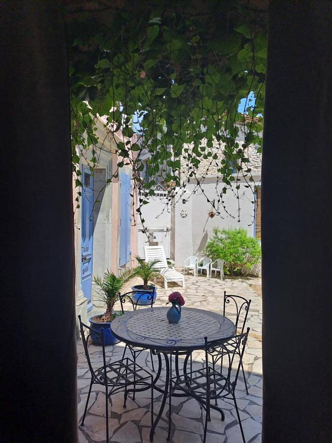 Location de vacances pour 4 personnes, avec jardin ainsi que piscine et jacuzzi, animaux acceptés à Sainte-Valière - 3