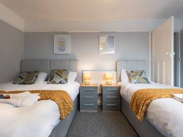 Holiday Rental for 5 People in Portsmouth, South East England, Photo 4