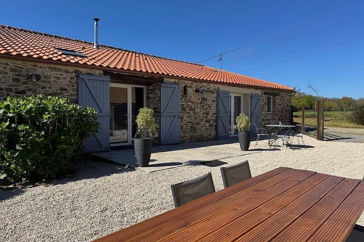 Gîte pour 4 personnes, avec jardin et jacuzzi à Port-Saint-Père