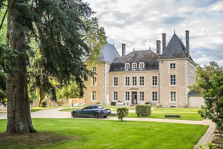 Location de vacances pour 91 personnes, avec terrasse à Benest