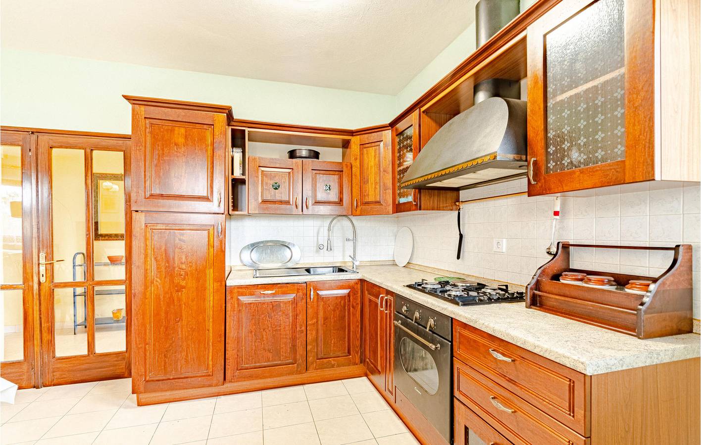 Ganze Ferienwohnung, Urlaub am Meer: 2-Zimmer-Wohnung mit Terrasse und Parkplatz, 200 m vom Strand entfernt in Račišće (Dalmatien), Korcula