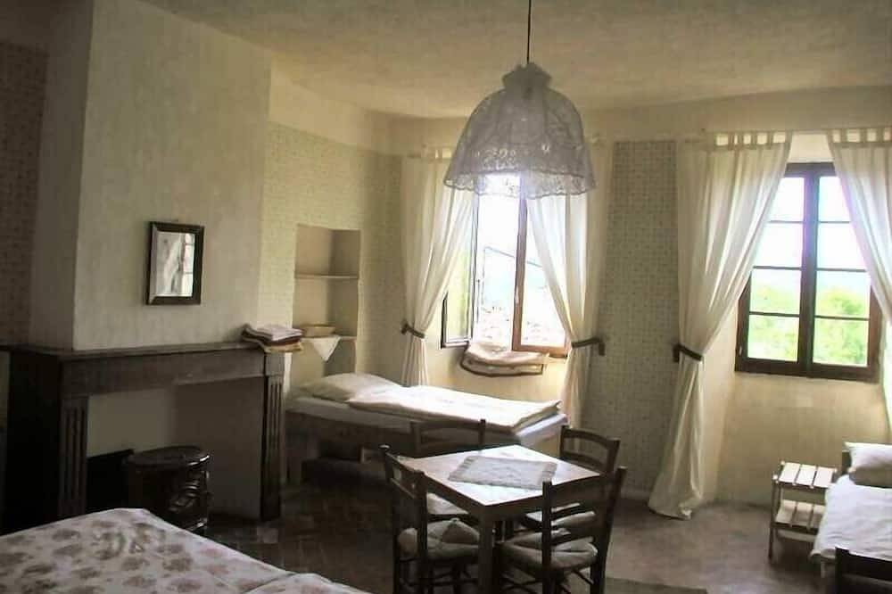 Gîte pour grands groupes (18-20 personnes) Alpes Provençales (Montjay) in Montjay, Région de Gap