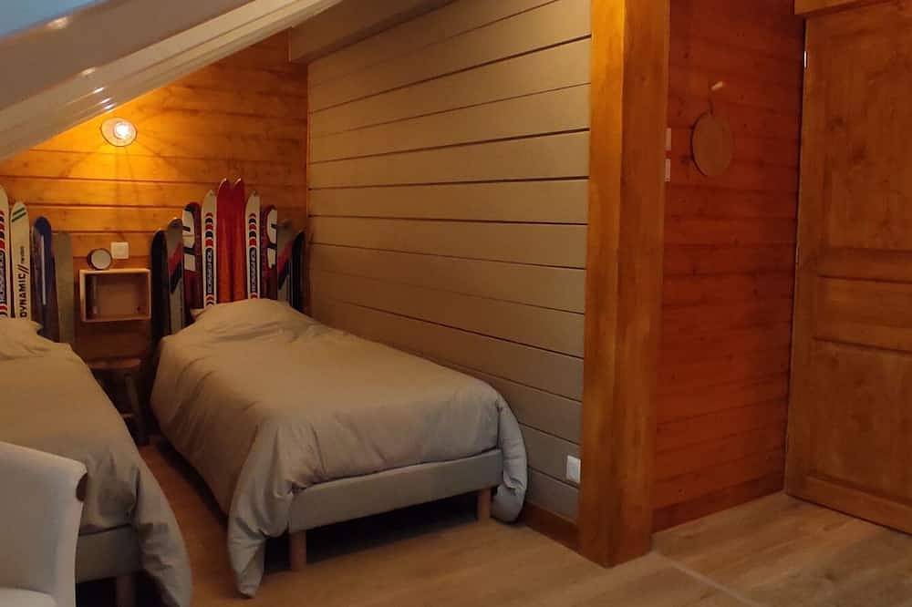 Family chalet with authentic charm and forest views. 15 km from Gérardmer in Ban-sur-Meurthe-Clefcy, Parc naturel régional des Ballons des Vosges