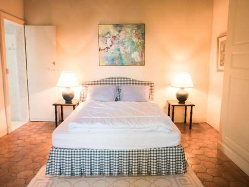 Location de vacances pour 12 personnes, avec terrasse et vue à Montaillé