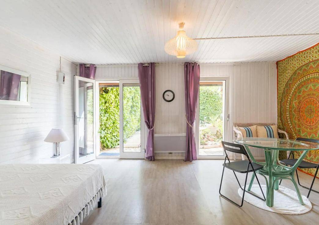Double Room with Garden View in Pélissanne, Région d'Aix-en-Provence