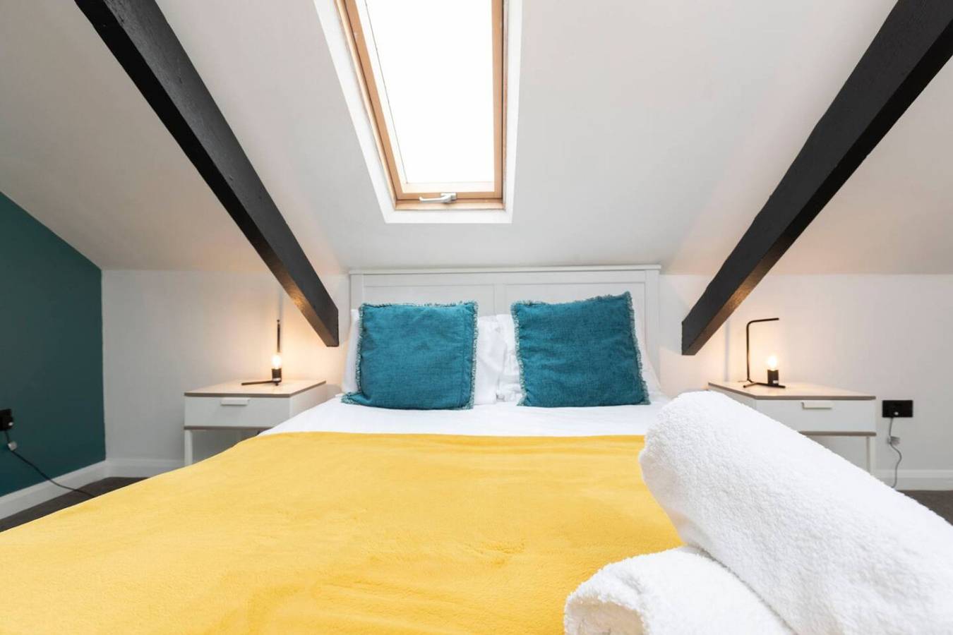 Spacious 4Br Home in Gateshead Sleeps 8 w/Parking in Gateshead