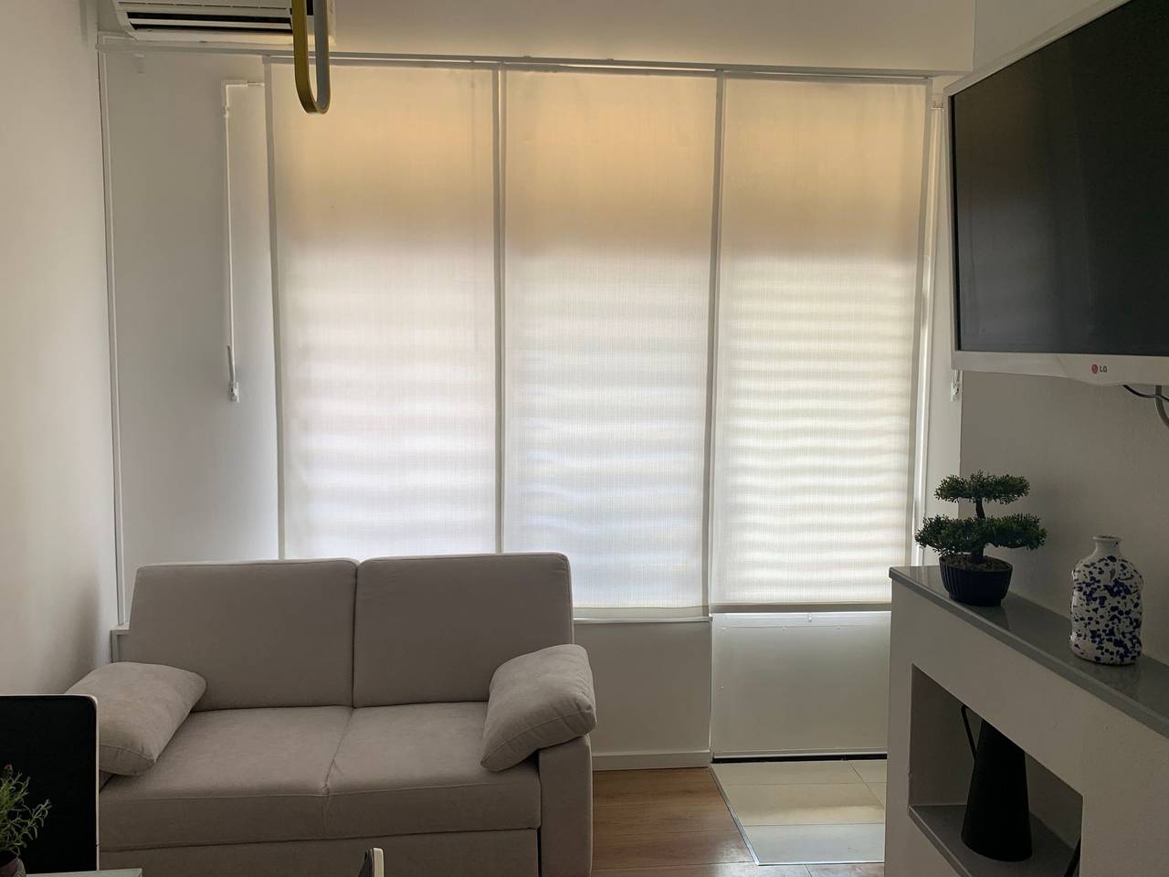 Entire apartment, Studio im Erdgeschoss, beim berühmten Znjan-Strand in Split, Split-Dalmatia
