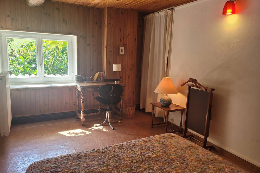 Maison de vacances « Gîte De La Source » avec terrasse et jardin privatifs in Doizieux, Parc Naturel Régional du Pilat