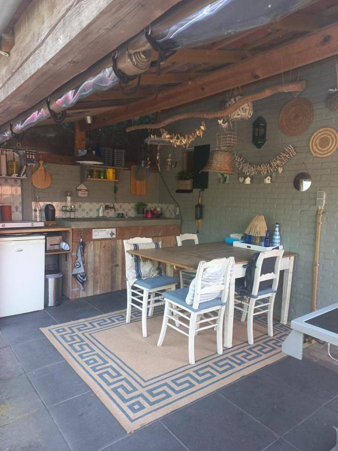 Location de vacances pour 4 personnes, avec piscine ainsi que vue et jardin dans Weelde - 2