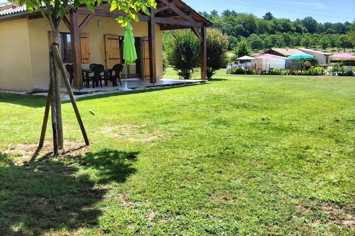 Maison de vacances pour 5 personnes, avec jardin et terrasse ainsi que piscine et sauna, animaux acceptés - 1